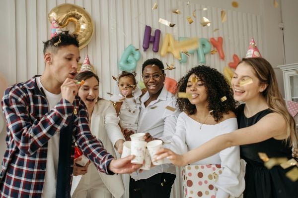 6 Tips on How to Turn First-Time Clients into Repeat Bookings