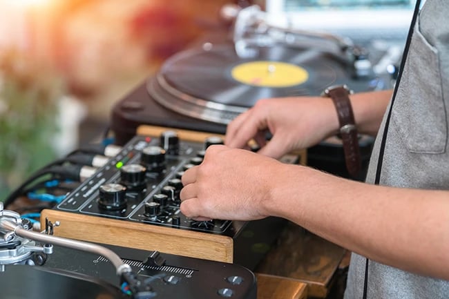 How to Get DJ Gigs