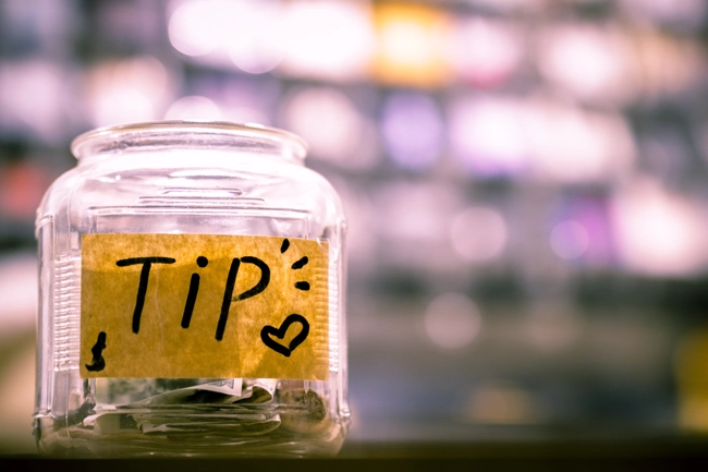 How to Discuss Tipping Etiquette